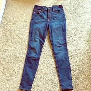 Super High Rise Gap Sculpt Jeans - 27R